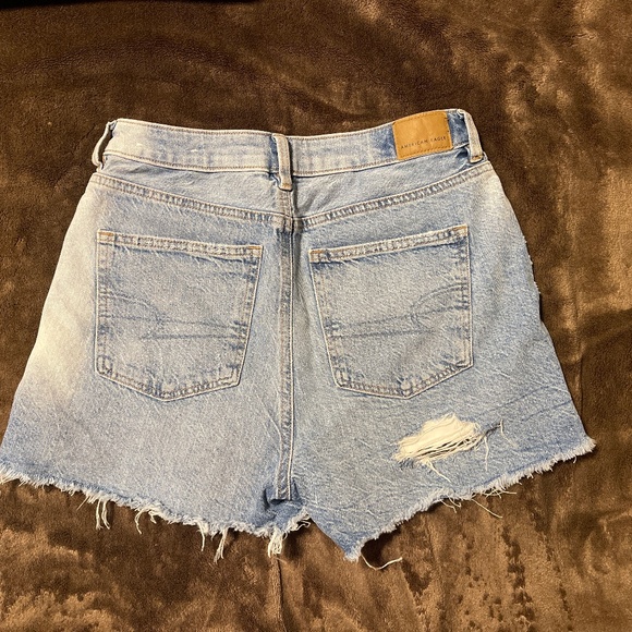 American Eagle Mom Short size 2 - Picture 2 of 4
